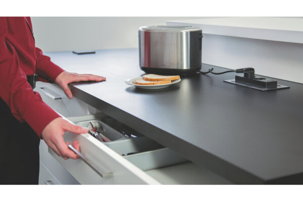 PRISE ENCASTRABLE FLIP 2 PRISES / 1 USB